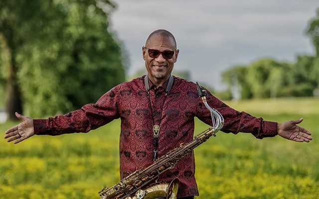 kirk whalum